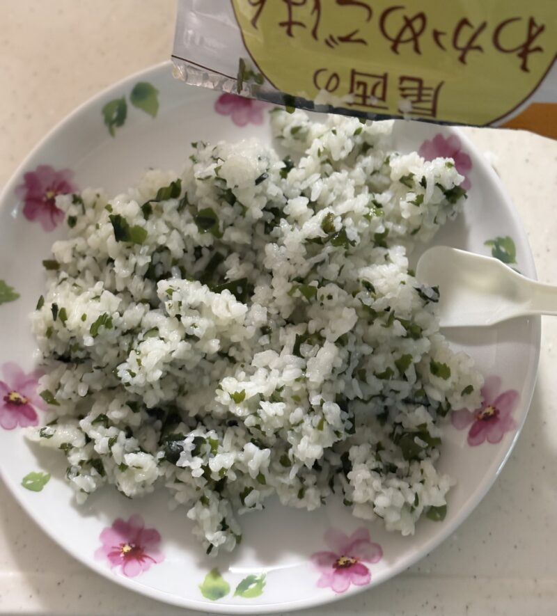 わかめごはん 出来上がり(お皿に盛り付け)